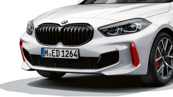 Inteligentný hlasový asistent. Inteligentný systém ovládania hlasom BMW Intelligent Personal Assistant v BMW radu 1.