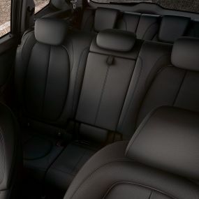 Zadné sedadlá BMW radu 2 Gran Tourer Zadné sedadlá BMW radu 2 Gran Tourer F46 2018 interiér