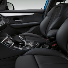 Športové sedadlá BMW radu 2 Gran Tourer Športové sedadlá BMW radu 2 Gran Tourer F46 2018 interiér