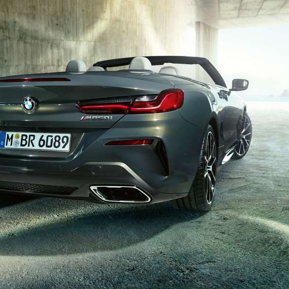 BMW M850i xDrive, metalíza Dravit Grey, pravý zadobočný pohľad. BMW M850i xDrive, metalíza Dravit Grey, pravý zadobočný pohľad.