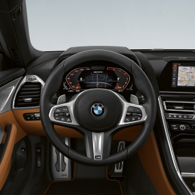 BMW M850i xDrive, M kožený volant s radiacimi pádlami, multifunkčný. BMW M850i xDrive, M kožený volant s radiacimi pádlami, multifunkčný.