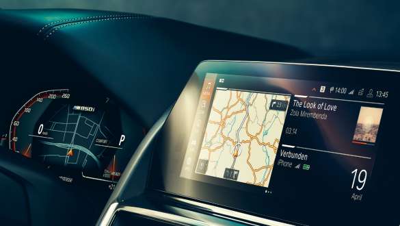 BMW Operating System 7.0. BMW radu 8 Coupé, kokpit, BMW Operating System 7.0.