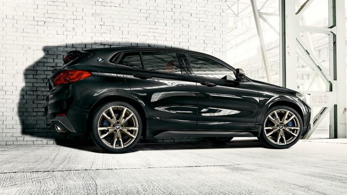 M disky z ľahkej zliatiny BMW X2 M35i M disky z ľahkej zliatiny BMW X2 M35i metalíza Sapphire Black F39 bočný pohľad