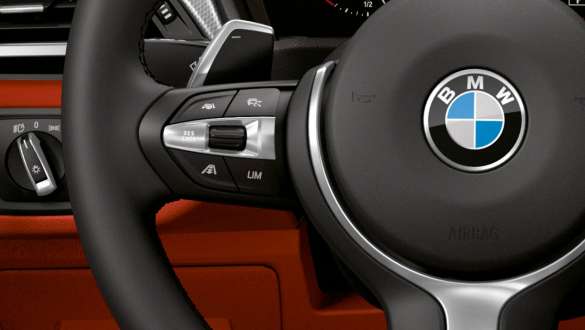 Kožený volant BMW X2 M35i F39 Kožený volant BMW X2 M35i 2018 F39 interiér