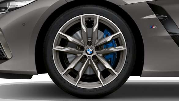 M Sport brzdy BMW Z4 M40i Roadster G29 M Sport brzdy BMW Z4 M40i Roadster G29 2019 BMW Individual metalíza Frozen Grey bočný pohľad disk z ľahkej zliatiny