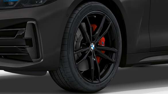 M Sport brzdy BMW M440i xDrive Cabrio G23 2020 M Sport brzdy BMW M440i xDrive Cabrio G23 2020 detail disk z ľahkej zliatiny