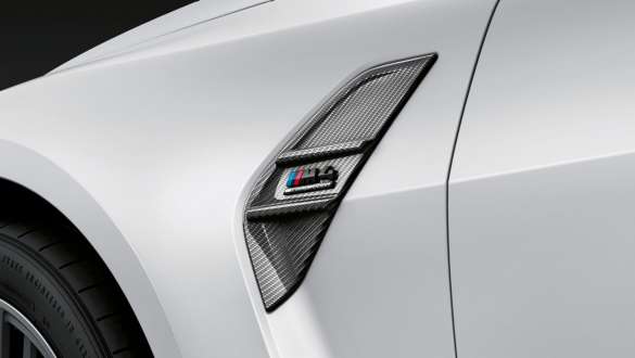 M Performance výduchy Air Breather karbónové BMW M4 Competition Cabrio s pohonom M xDrive G83 2021 BMW M4 Competition Cabrio s pohonom M xDrive G83 2021 M Performance výduchy Air Breather karbónové detailný pohľad