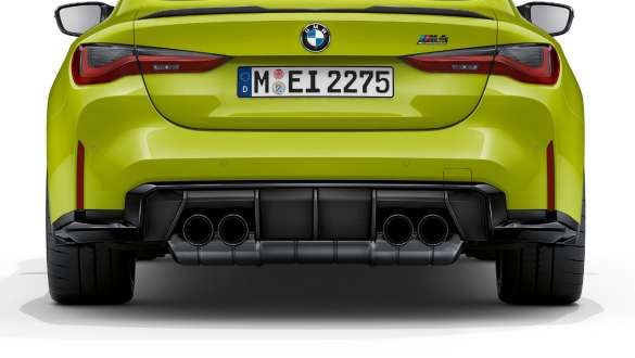 M Sport výfukový systém BMW M4 Competition Coupé G82 2020 BMW M4 Competition Coupé G82 2020 M Sport výfukový systém pohľad zozadu