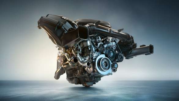 Radový benzínový 6-valec BMW M TwinPower Turbo BMW M4 Coupé G82 2020 BMW M4 Coupé G82 2020 radový benzínový 6-valec BMW M TwinPower Turbo detailný pohľad