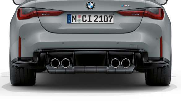Chrómované koncovky výfuku BMW M4 Coupé G82 2020 BMW M4 Coupé G82 2020 chrómované koncovky výfuku detailný pohľad