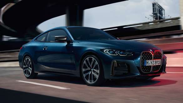 M Sport diferenciál BMW M440i xDrive Coupé G22 2020 BMW M440i xDrive Coupé G22 2020 M Sport diferenciál metalíza Arctic Race Blue bočný pohľad