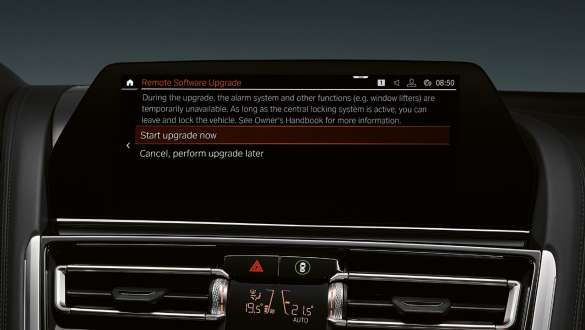 Remote Software Upgrade. BMW radu 8 Cabrio M s funkciou Remote Software Upgrade.