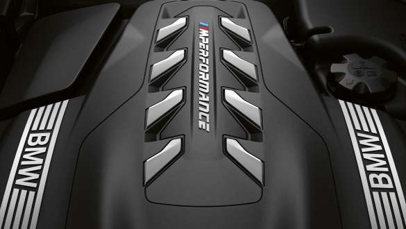 M TwinPower Turbo 8-valcový benzínový motor. M TwinPower Turbo 8-valcový benzínový motor modelu BMW M850i xDrive Cabrio.