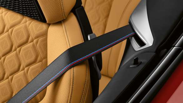 M bezpečnostné pásy. M bezpečnostné pásy v BMW M8 Competition Cabrio.