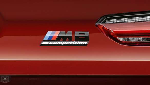 Znak M8 Competition. Znak M8 Competition modelu BMW M8 Competition Cabrio.