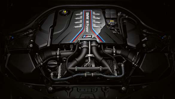 Extrémne výkonný, 8-valcový, benzínový motor M TwinPower Turbo. BMW M8 Competition Cabrio, extrémne výkonný, 8-valcový, benzínový motor M TwinPower Turbo.