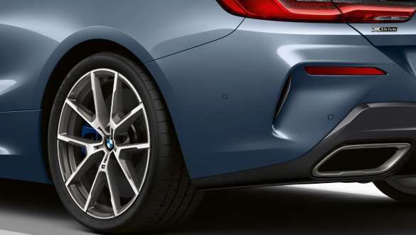 Integrované aktívne riadenie. BMW M850i xDrive Coupé s integrovaným aktívnym riadením.