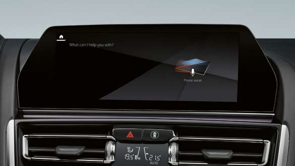 BMW Intelligent Personal Assistant. BMW radu 8 Coupé M s funkciou BMW Intelligent Personal Assistant.