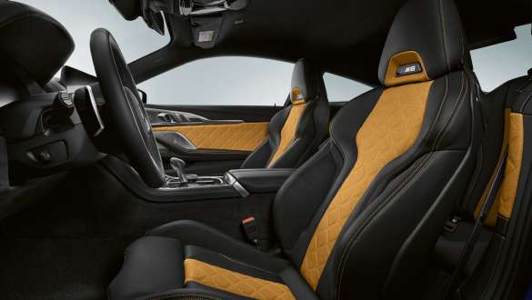 Kožené čalúnenie Merino/Alcantara. BMW M8 Competition Coupé s koženým čalúnením Merino/Alcantara.