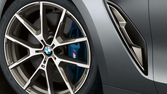 M Sport brzdy BMW M850i xDrive Gran Coupé M Sport brzdy BMW M850i xDrive Gran Coupé G16 2019 BMW Individual metalíza Frozen Bluestone bočný pohľad