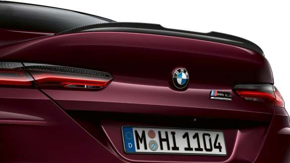 M zadný spojler BMW M8 Competition Gran Coupé M zadný spojler karbónový BMW M8 Competition Gran Coupé F93 2020 Individual metalíza Ametrine detailný zadný pohľad