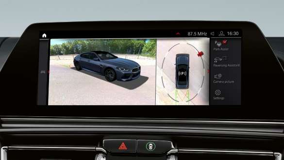 Parkovací asistent Plus M automobily BMW radu 8 Gran Coupé Parkovací asistent Plus M automobily BMW radu 8 Gran Coupé F93 2020 interiér