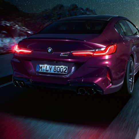 BMW M8 Competition Gran Coupé detailný zadný pohľad BMW M8 Competition Gran Coupé F93 2020 BMW Individual metalíza Ametrine detailný zadný pohľad