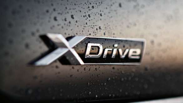 BMW X6 M50i a xDrive G06 BMW X6 M50i a Inteligentný systém pohonu všetkých kolies xDrive G06 2018 SUV