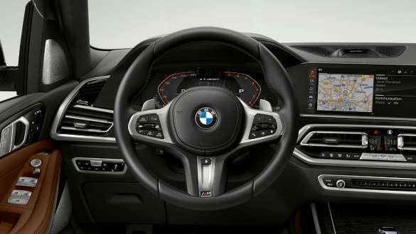 BMW X7 M s M koženým volantom BMW X7 M, kokpit s M koženým volantom, G07