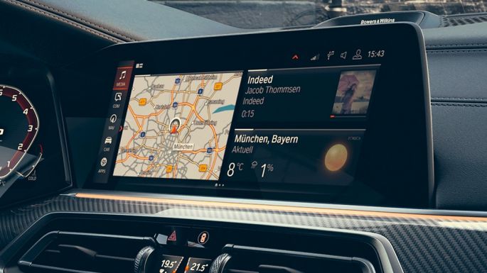 Kokpit s pohľadom na 12,3“ displeje. BMW X6 kokpit s pohľadom na 12,3“ displeje.