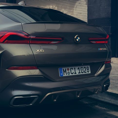 M Sport výfukový systém BMW X6. Detailný záber na M Sport výfukový systém BMW X6.