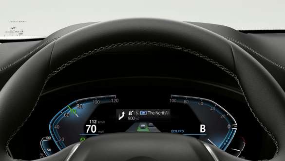 Asistent riadenia a kontroly jazdného pruhu BMW iX3 G08 Asistent riadenia a kontroly jazdného pruhu s rozšírenou funkčnosťou BMW iX3 G08 2020 prístrojový panel interiér