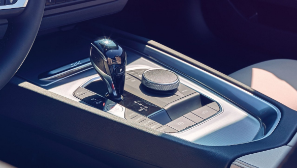 BMW Z4 Roadster, prevodovka Steptronic Sport Prevodovka Steptronic Sport: Pohľad na stredovú konzolu
