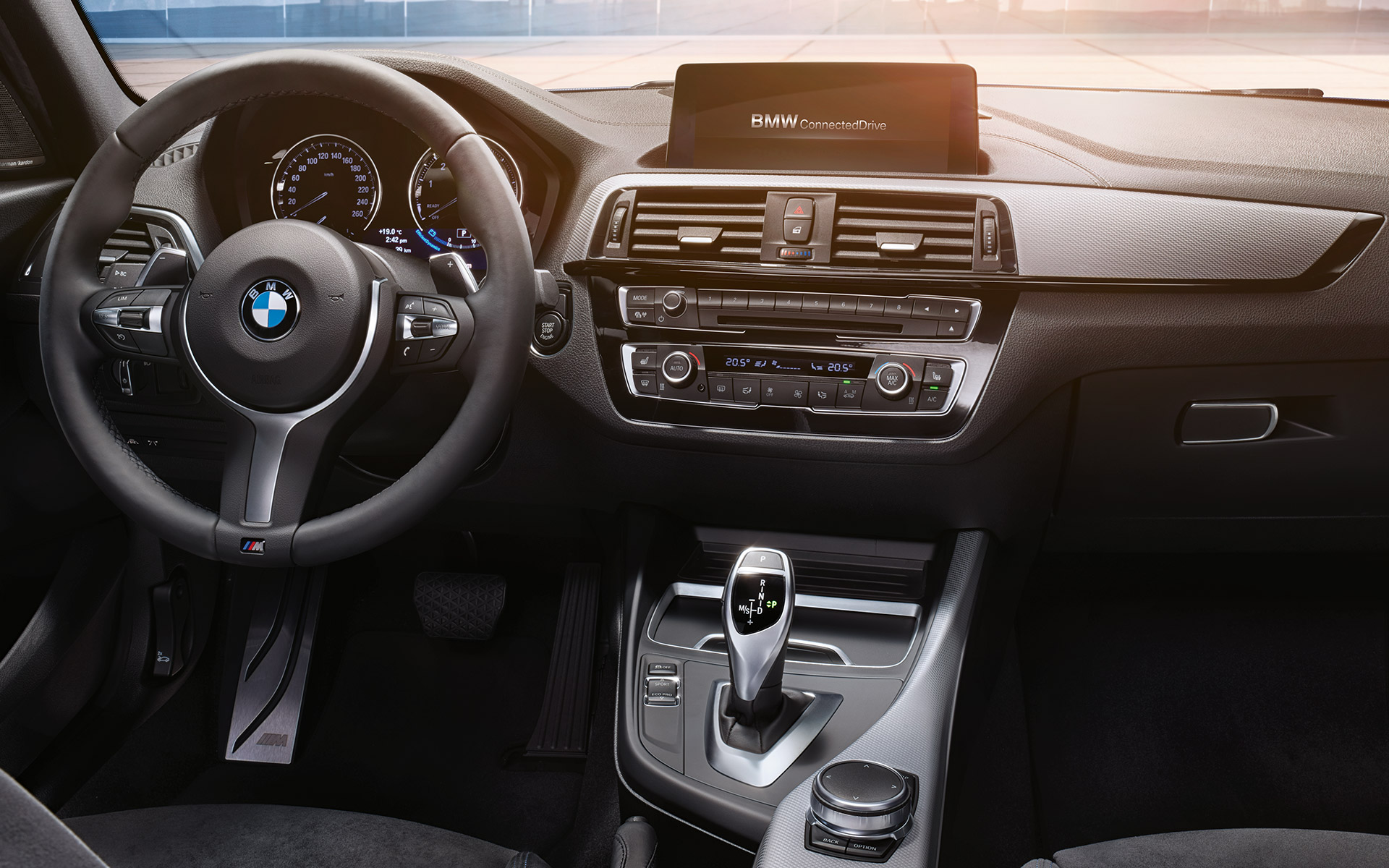 BMW radu 1 5-dverové zvnútra BMW radu 1 5-dverové zvnútra