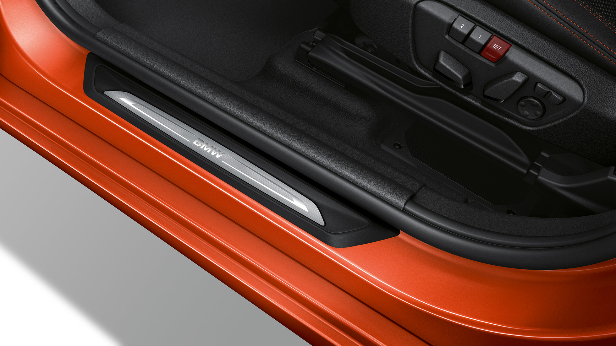Prahové lišty BMW radu 2 Active Tourer Model Sport Line Prahové lišty BMW radu 2 Active Tourer Model Sport Line 220i F45 2018 metalíza Sunset Orange