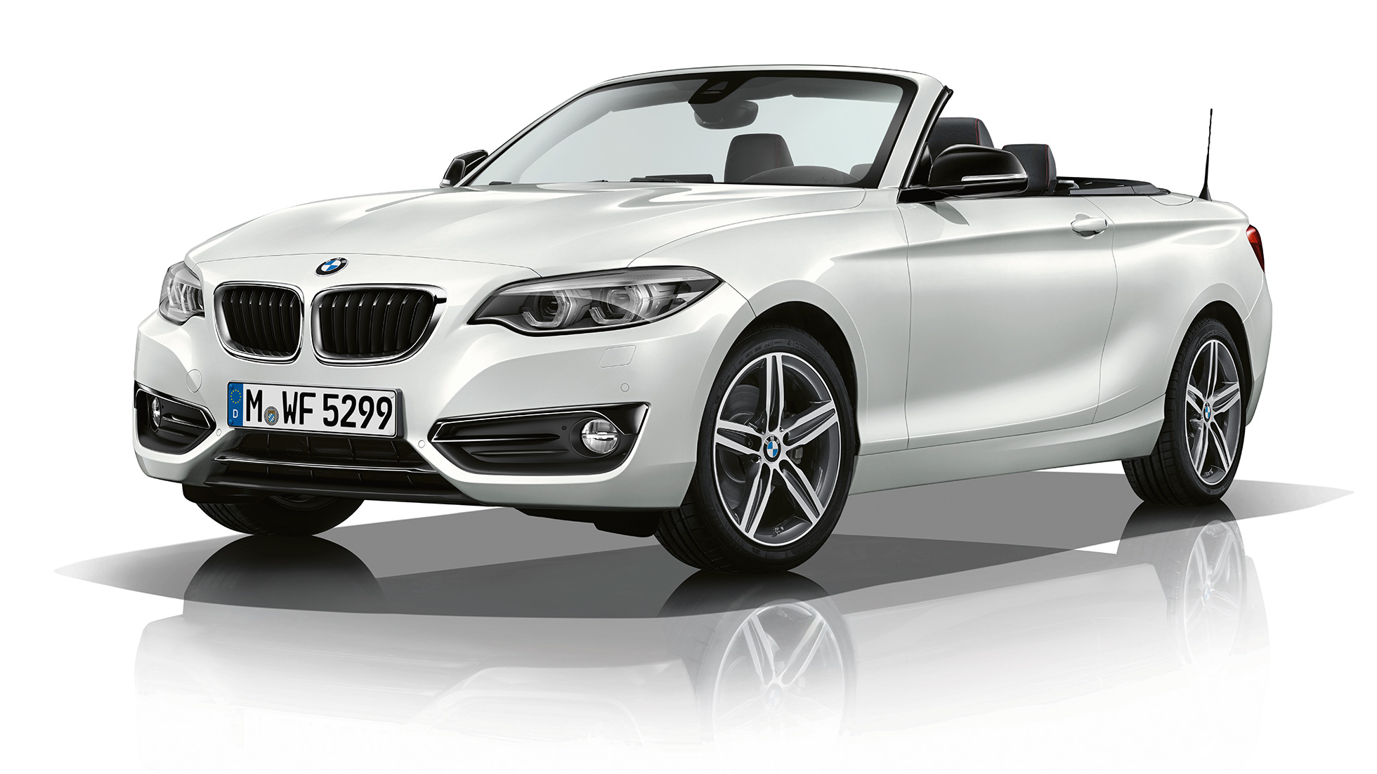 BMW radu 2 Cabrio, model Sport Line trojštvrťová snímka prednej časti BMW radu 2 Cabrio, model Sport Line trojštvrťová snímka prednej časti