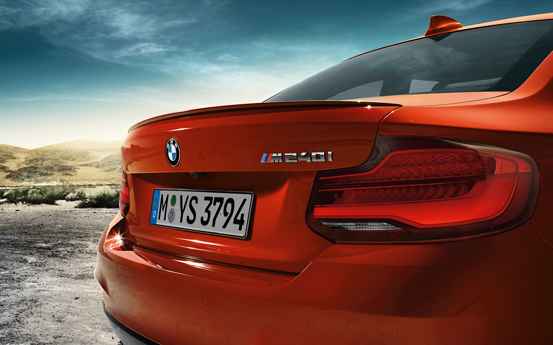 BMW radu 2 Coupé zozadu BMW radu 2 Coupé zozadu