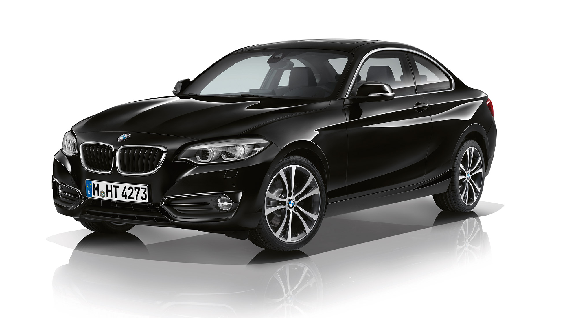 BMW radu 2 Coupé, model Sport Line, trojštvrťový predný pohľad BMW radu 2 Coupé, model Sport Line, trojštvrťový predný pohľad