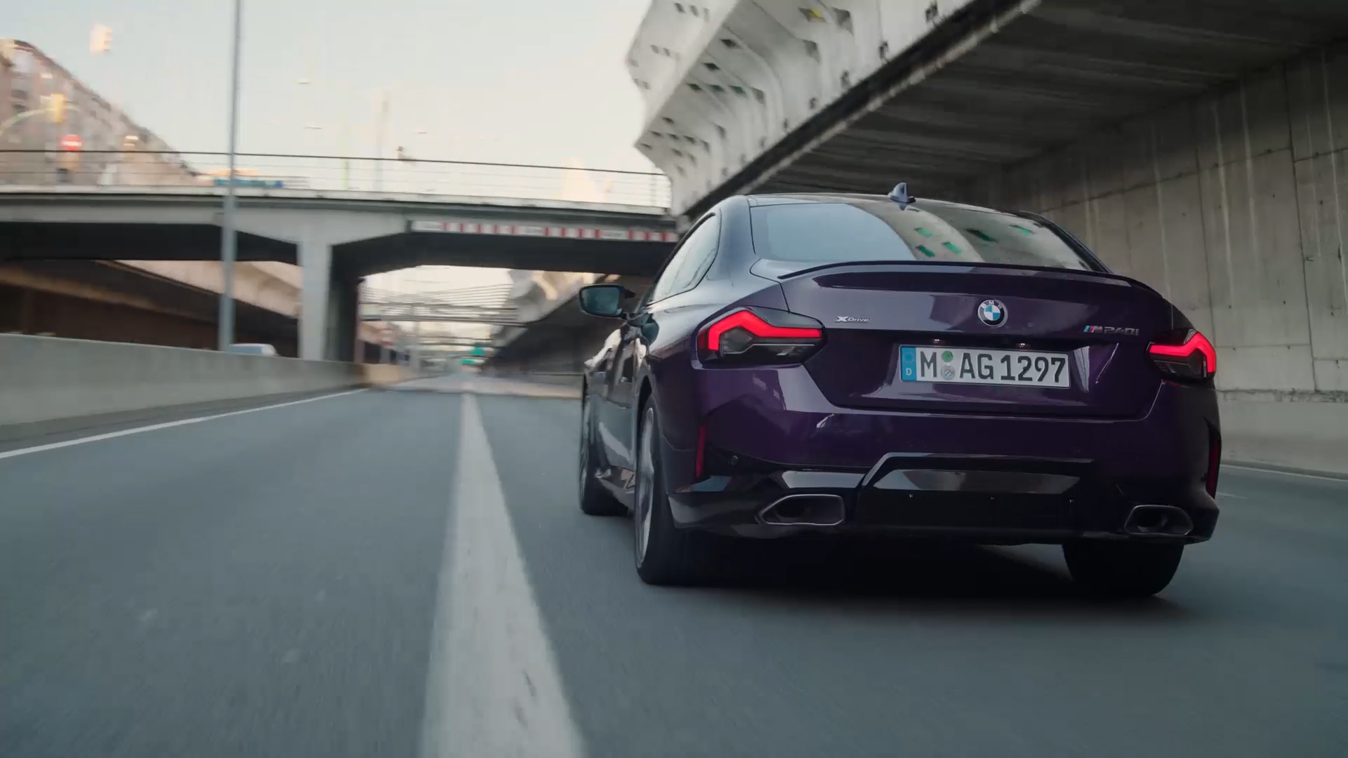 BMW radu 2 Coupé G42 2021 jazdná dynamika vo videu BMW radu 2 Coupé G42 2021 jazdná dynamika vo videu