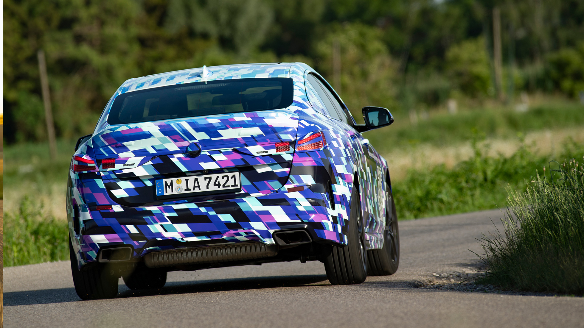 Zadná časť BMW radu 2 Gran Coupé BMW radu 2 Gran Coupé F44 2020 zadný pohľad, prototyp