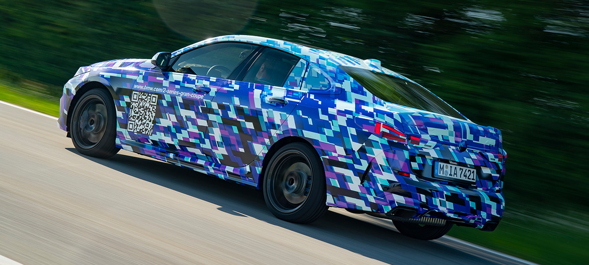 Jazdná dynamika BMW radu 2 Gran Coupé BMW M235i xDrive 2020 trojštvrťový bočný pohľad na prototyp