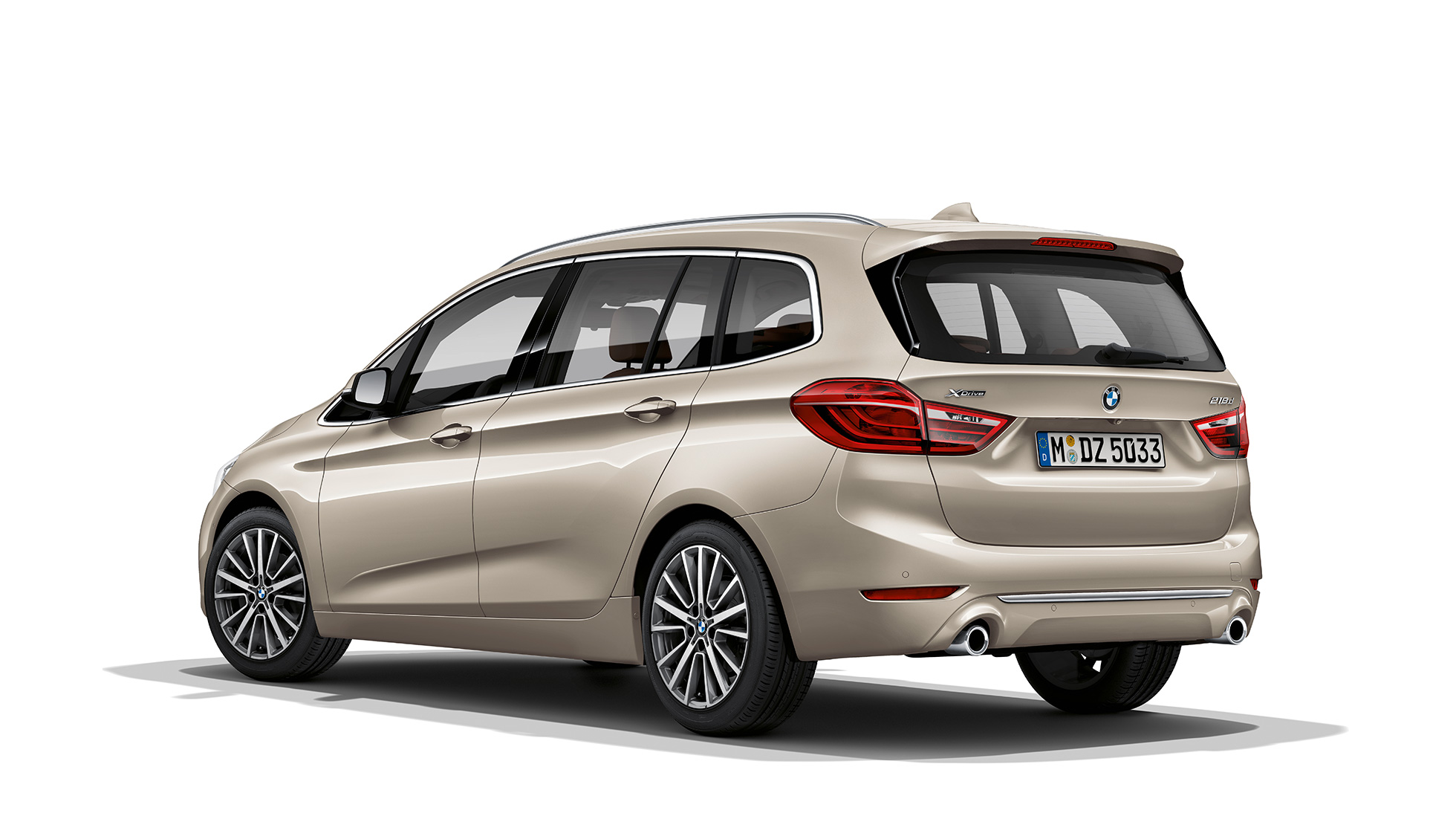 BMW radu 2 Gran Tourer Model Luxury Line zadobočný pohľad BMW radu 2 Gran Tourer 218d xDrive Model Luxury Line F46 Facelift 2018 Cashmere Silver zadobočný pohľad