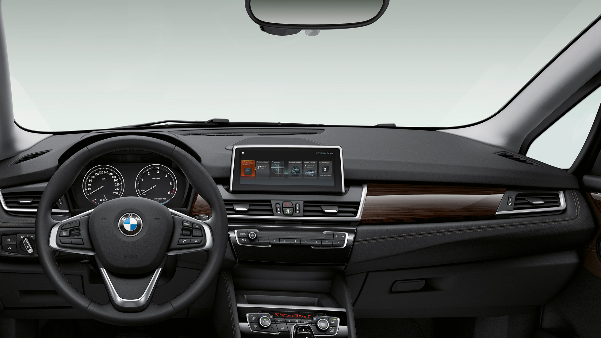 Kokpit BMW radu 2 Gran Tourer Model Luxury Line Kokpit BMW radu 2 Gran Tourer 218d xDrive Model Luxury Line F46 2018 interiér