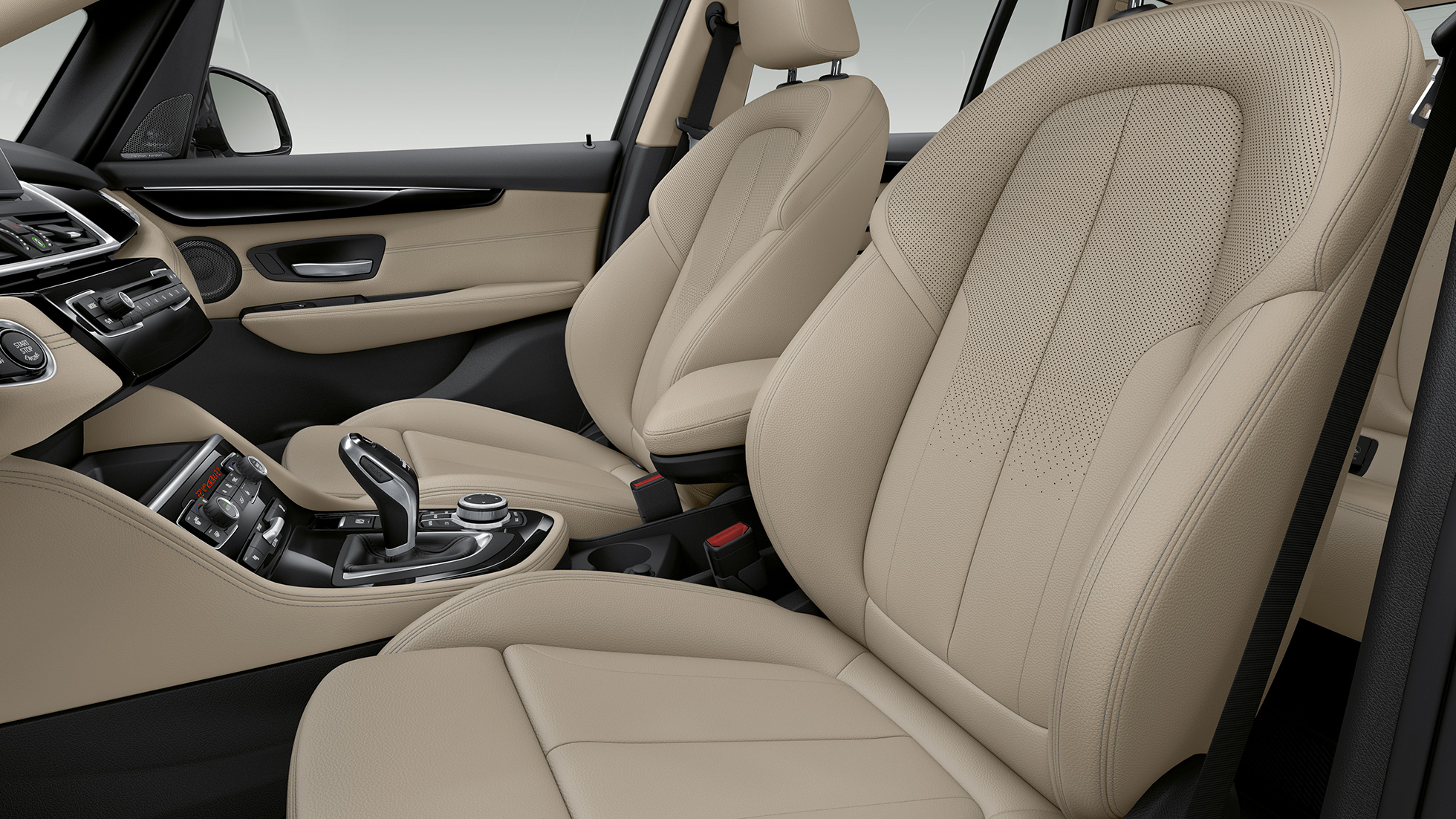Športové sedadlá BMW radu 2 Gran Tourer Model Sport Line Športové sedadlá BMW radu 2 Gran Tourer 220d Model Sport Line F46 2018 interiér