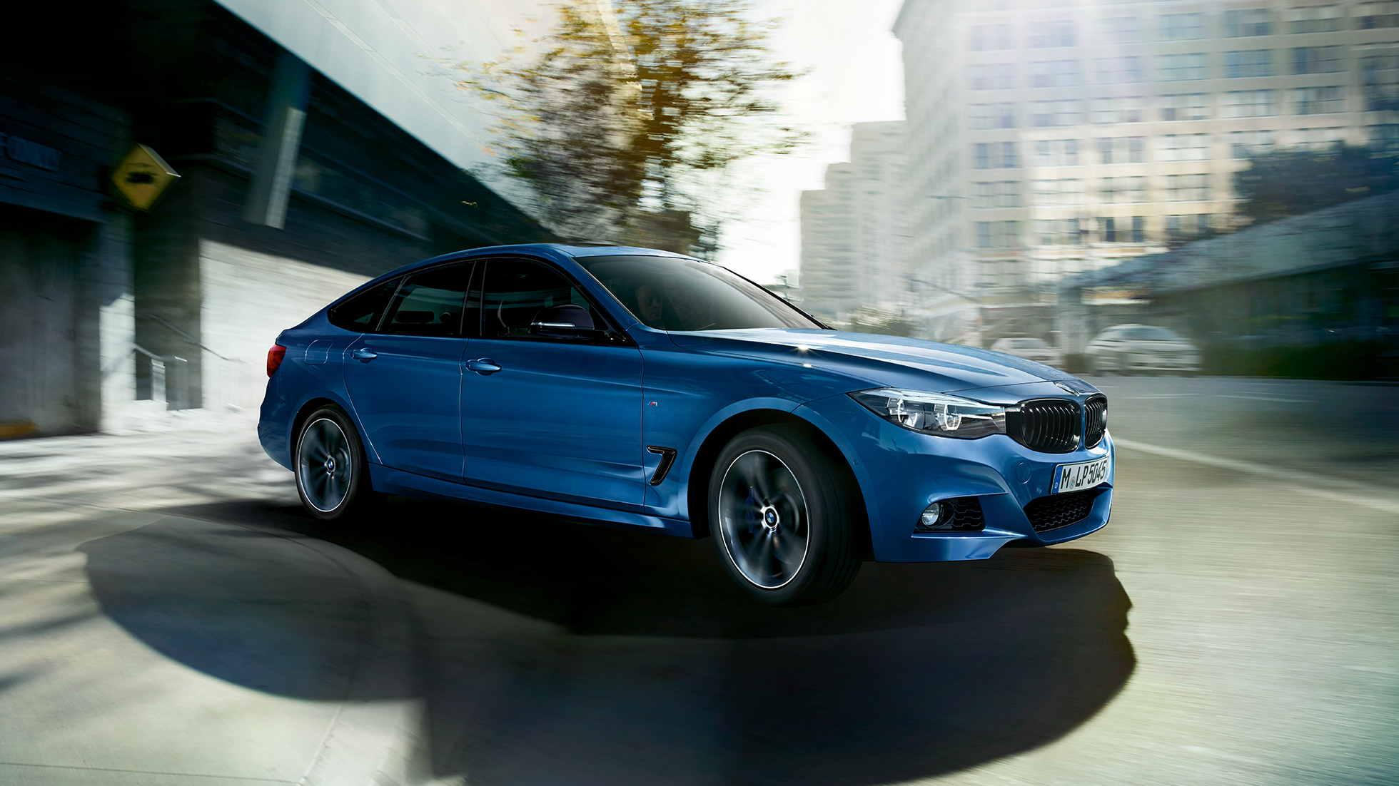 BMW radu 3 Gran Turismo, trojštvrťový predný pohľad BMW radu 3 Gran Turismo, trojštvrťový predný pohľad