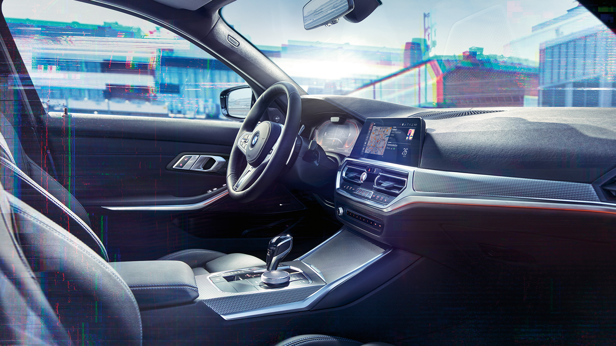 BMW radu 3 Sedan, M prístrojový panel. Detail interiéru BMW radu 3 Sedan s bočným pohľadom na kokpit a kombináciou prístrojového panelu s M špecifickým displejom.