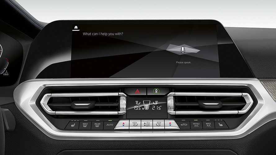 BMW radu 3 Sedan (G20), BMW Intelligent Personal Assistant. Čelný detailný pohľad na displej v kokpite BMW radu 3 Sedan (G20) so systémom BMW Intelligent Personal Assistant.