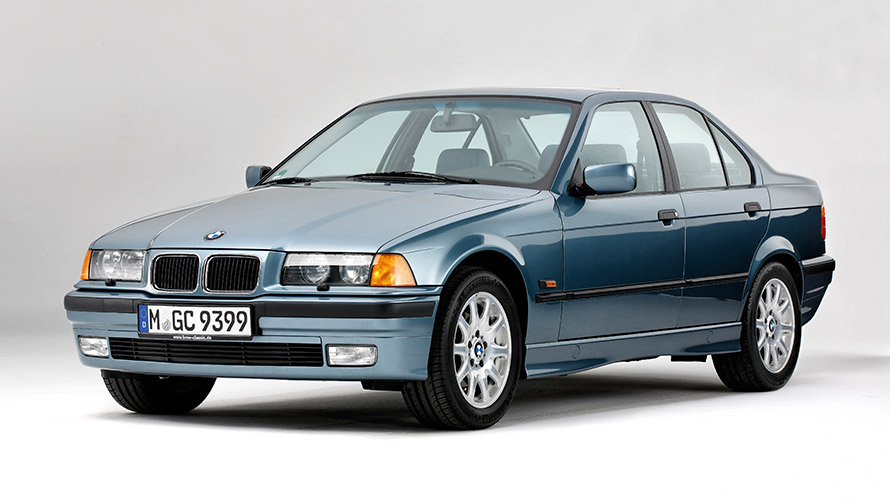 BMW radu 3 Sedan E36 tretia generácia predobočný pohľad Modely BMW radu 3 BMW radu 3 Sedan E36 tretia generácia predobočný pohľad