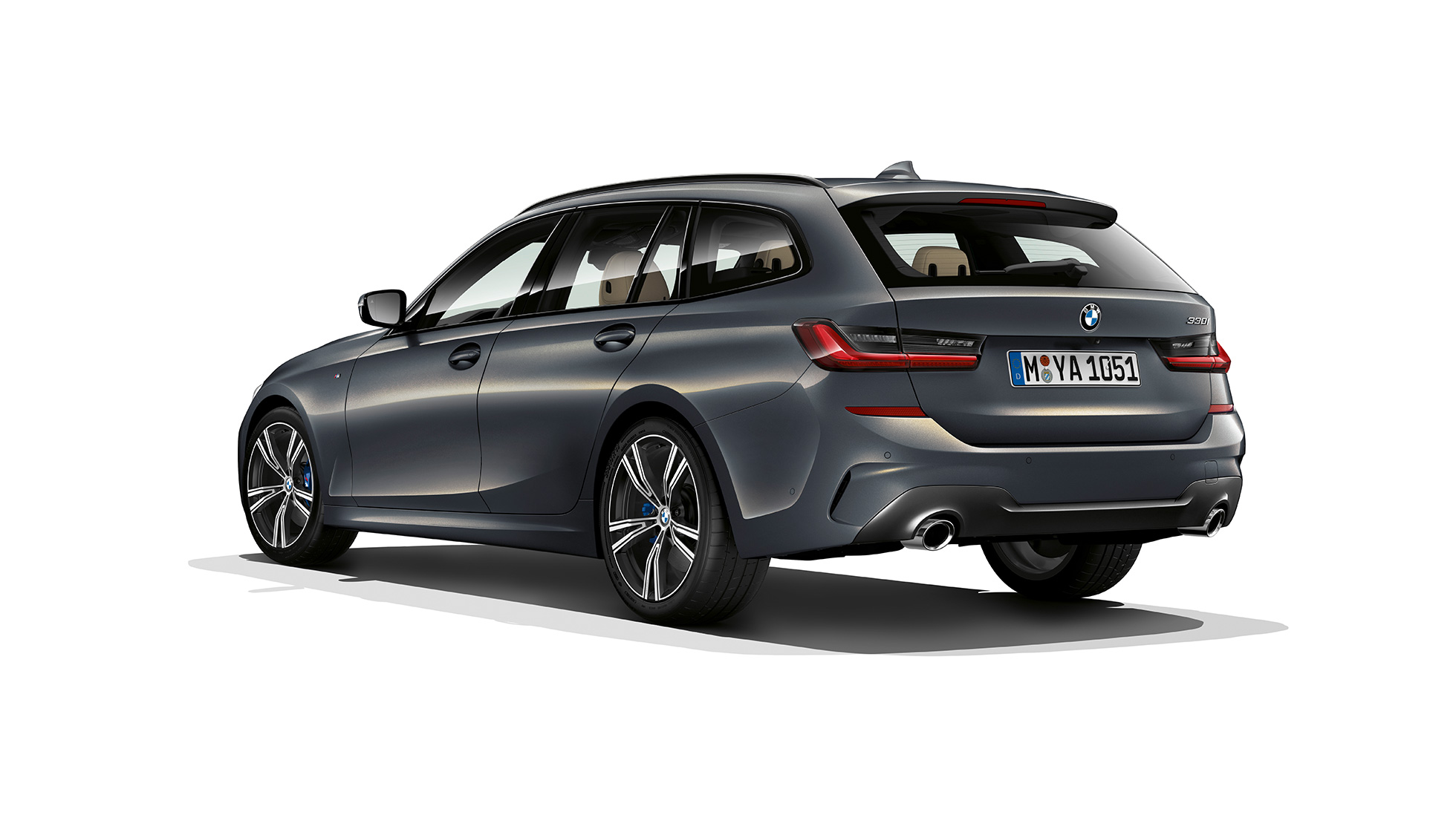 Model M Sport, trojštvrťový zadný pohľad BMW radu 3 Touring, model M Sport, trojštvrťový zadný pohľad