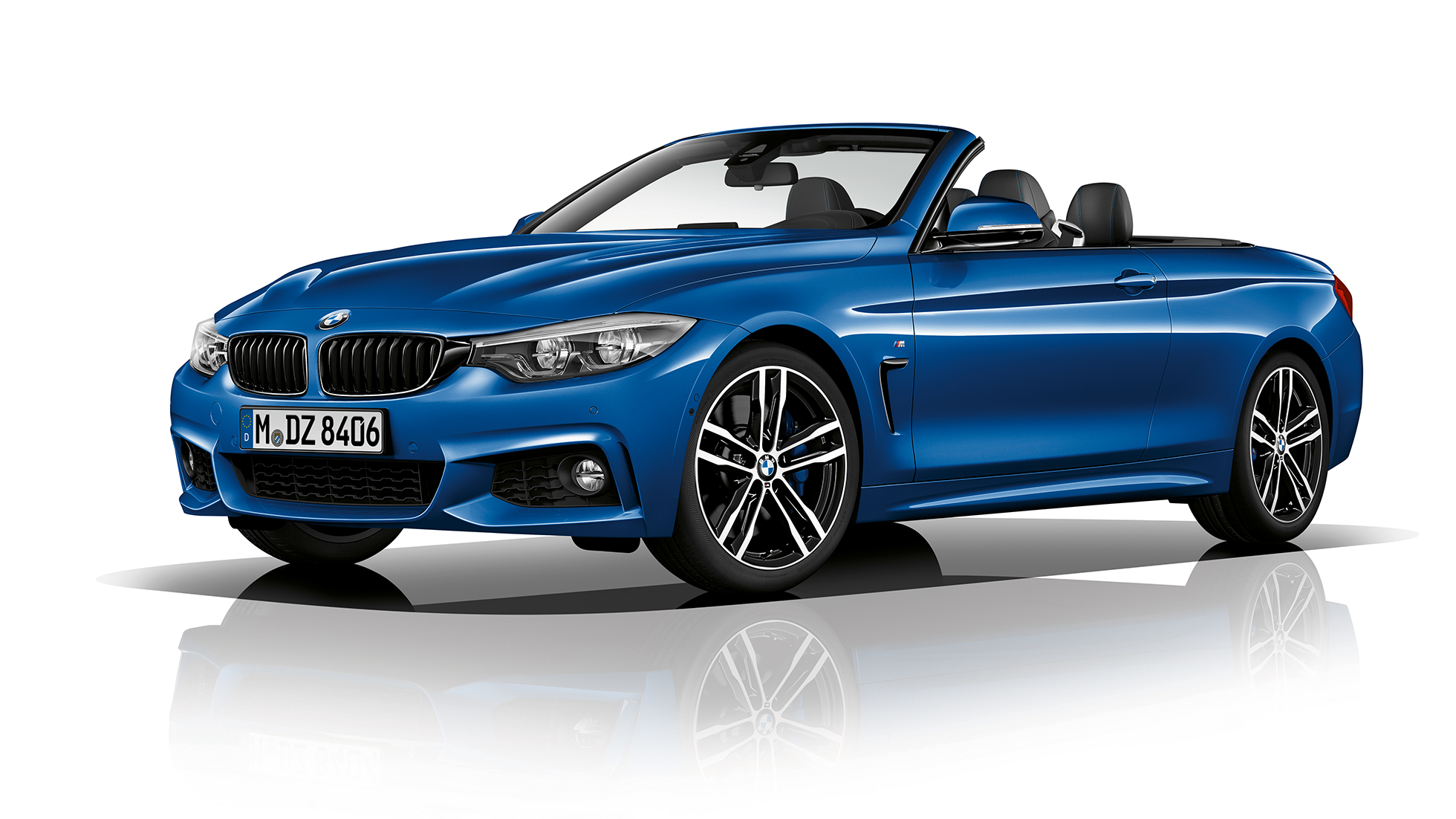 BMW radu 4 Cabrio, model M Sport, trojštvrťový predný pohľad BMW radu 4 Cabrio, model M Sport, trojštvrťový predný pohľad